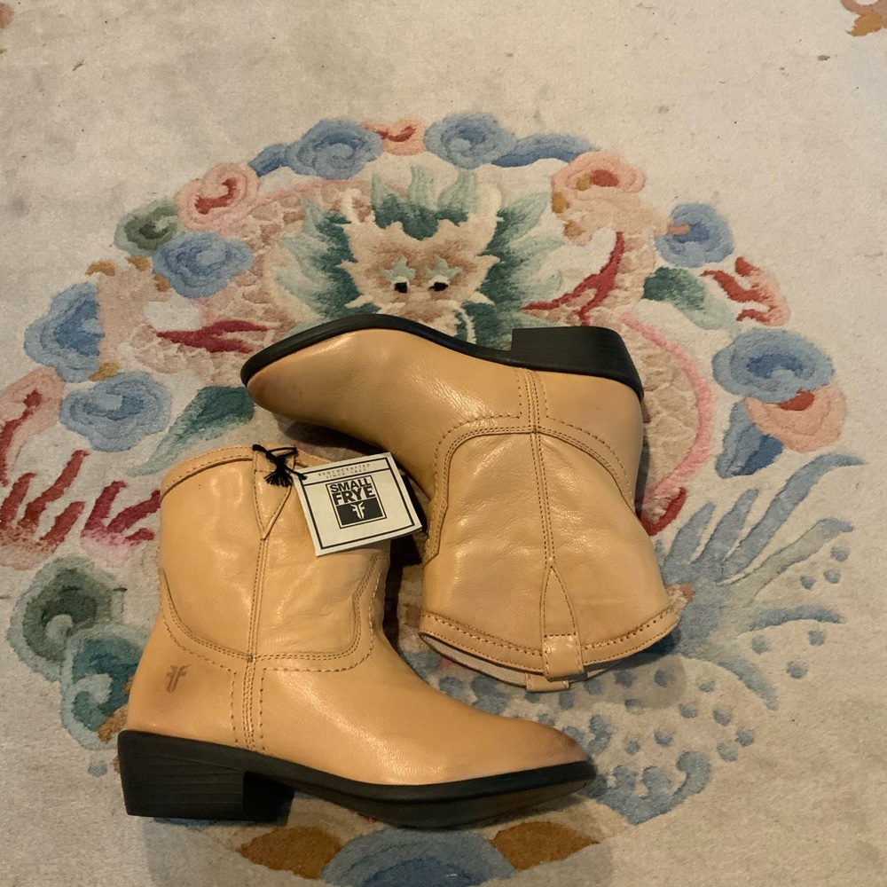 NWT FRYE Youth Tan Leather Boots Kids Size 2.5 (SMALL FRYE)
